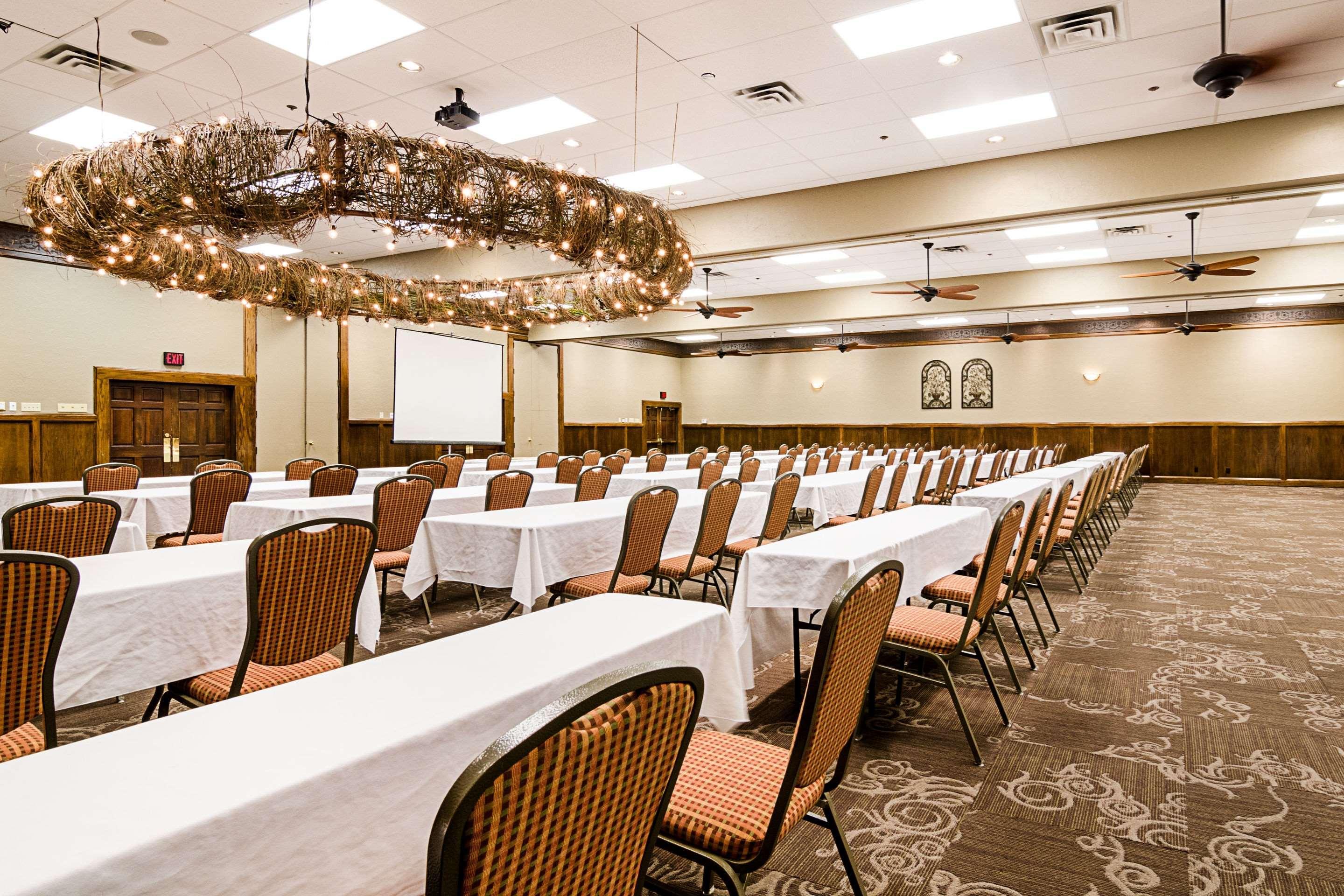 Clarion Inn Гардън Сити Екстериор снимка